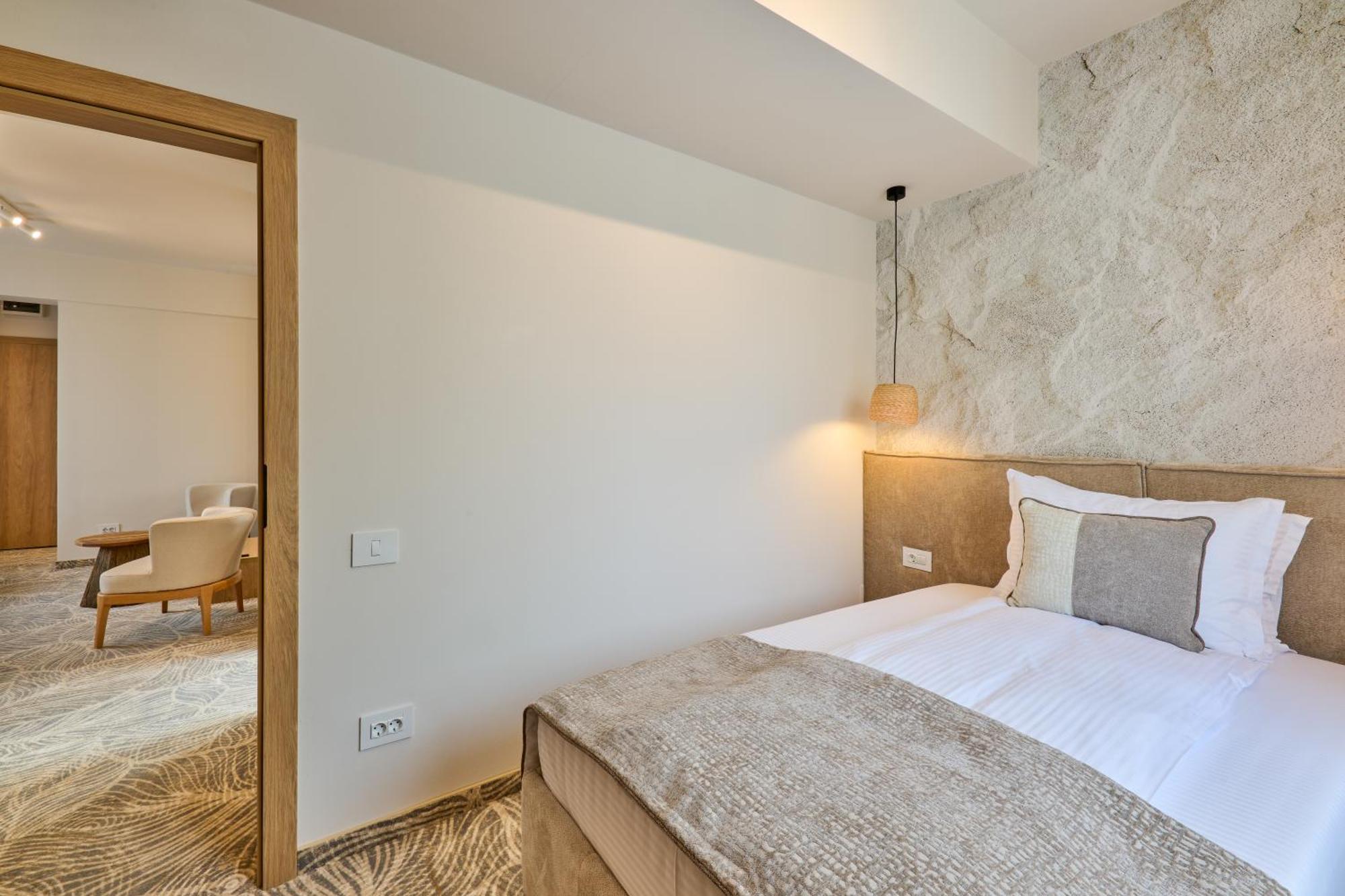 Hotel Serenity Timisoara Exterior photo