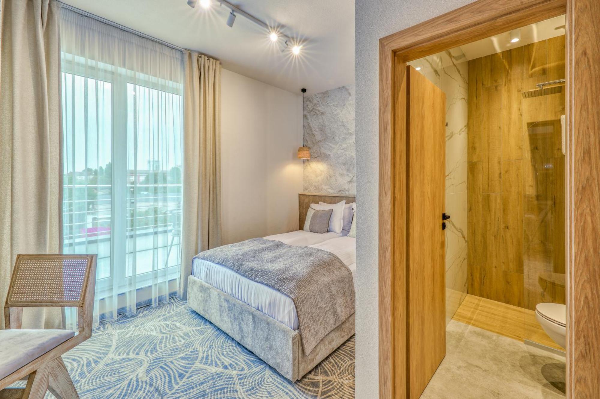 Hotel Serenity Timisoara Exterior photo