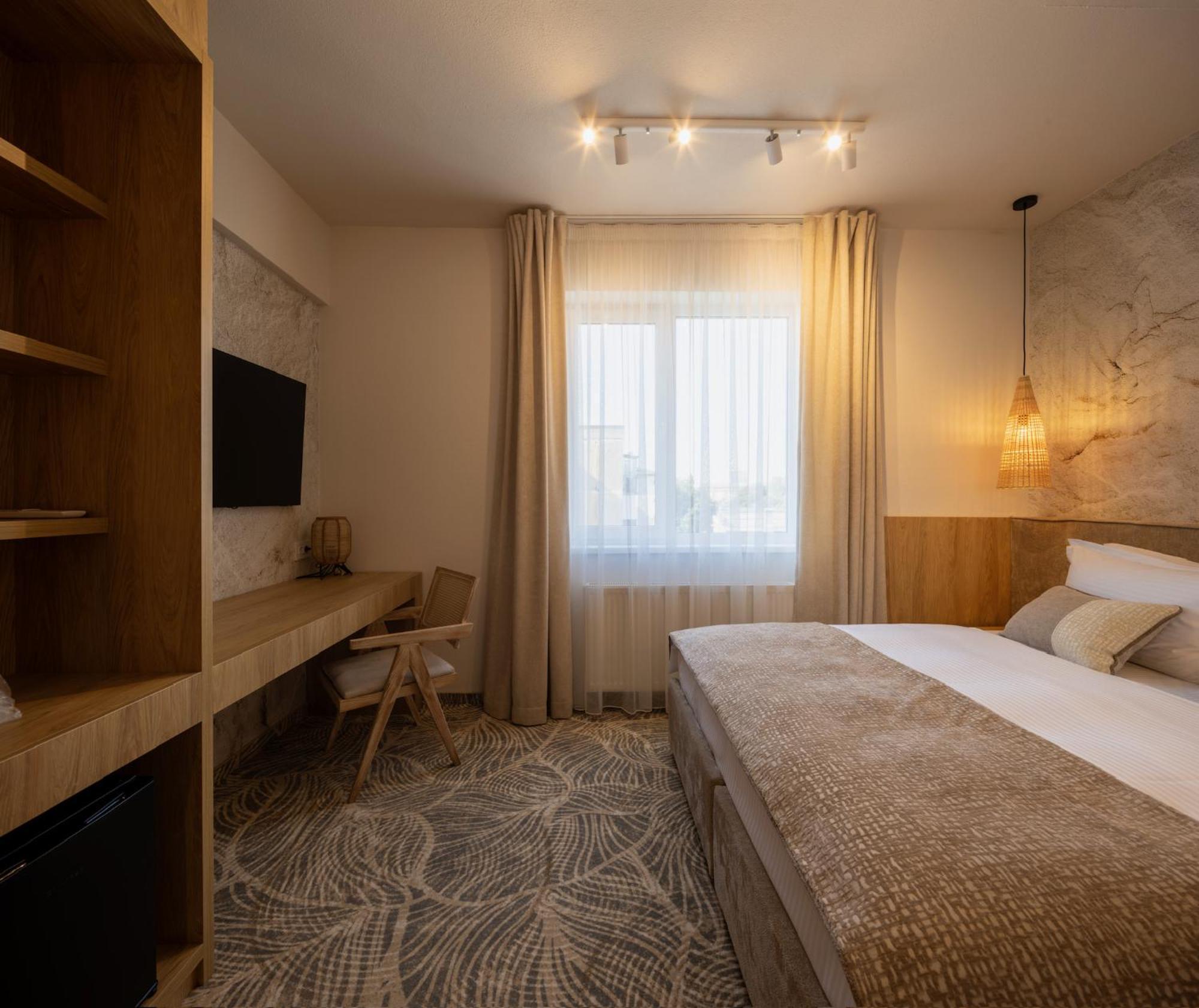 Hotel Serenity Timisoara Exterior photo